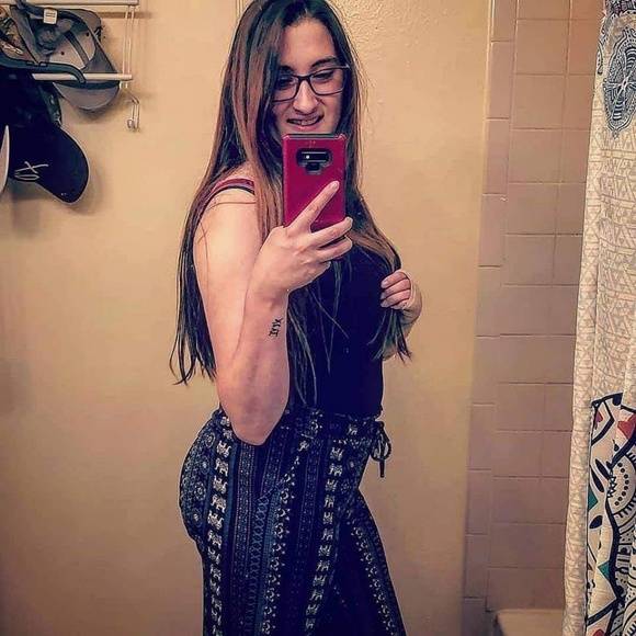 Meet your Posher, Cayla - Picture 1 of 1